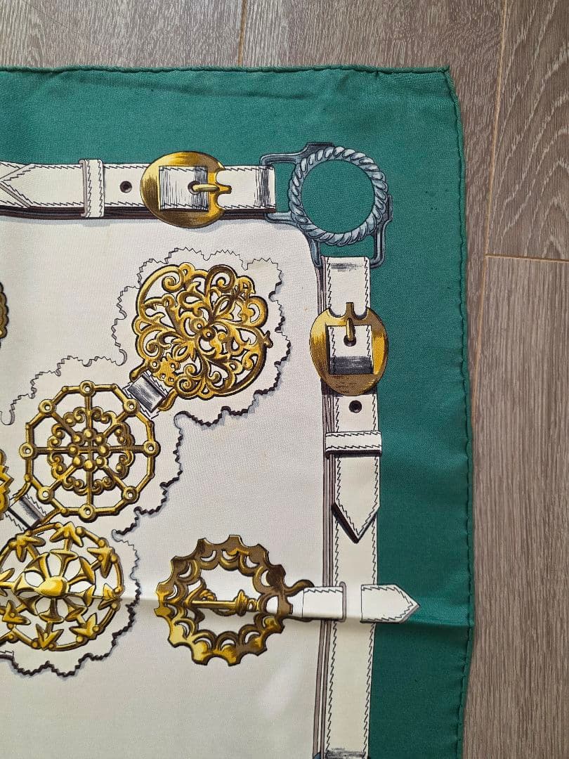 翁*様 HERMES エルメス カレ90 スカーフ \"Cuivreries\"