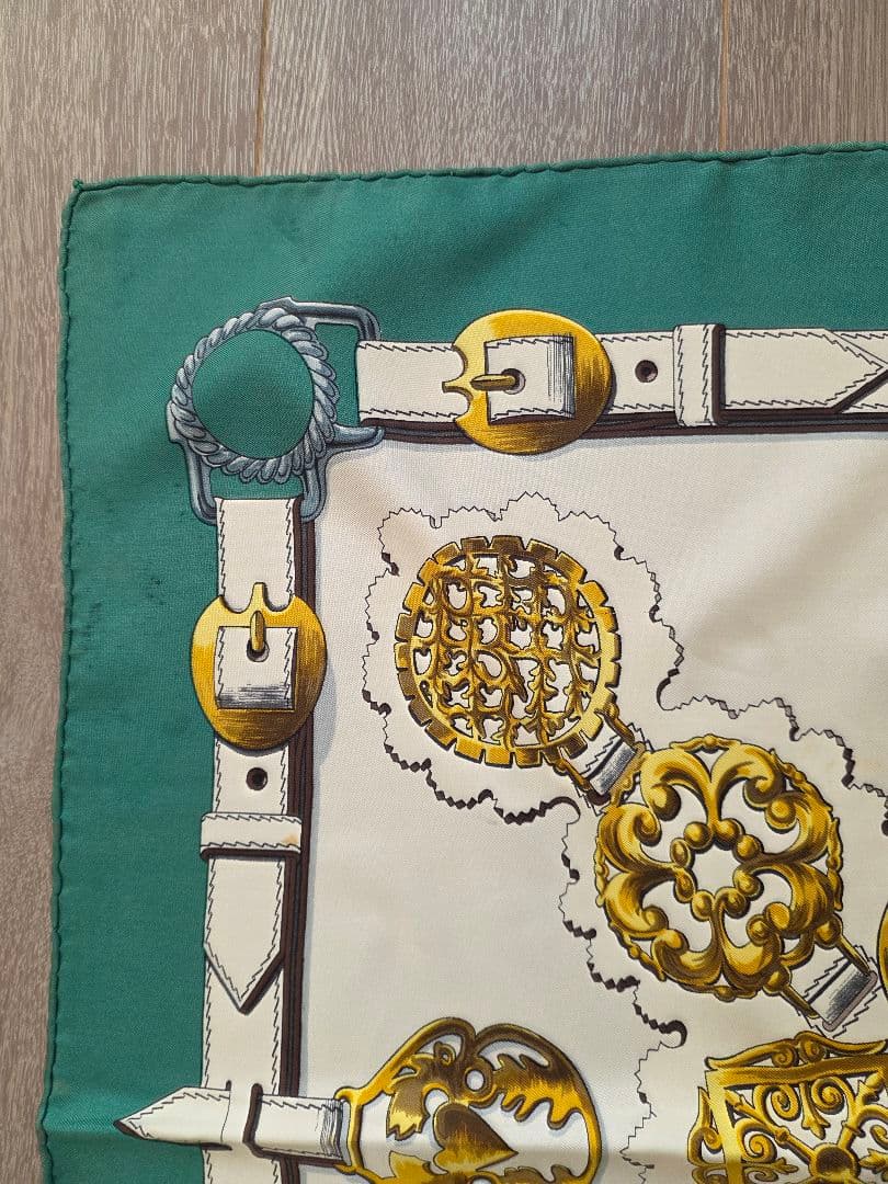 翁*様 HERMES エルメス カレ90 スカーフ \"Cuivreries\"