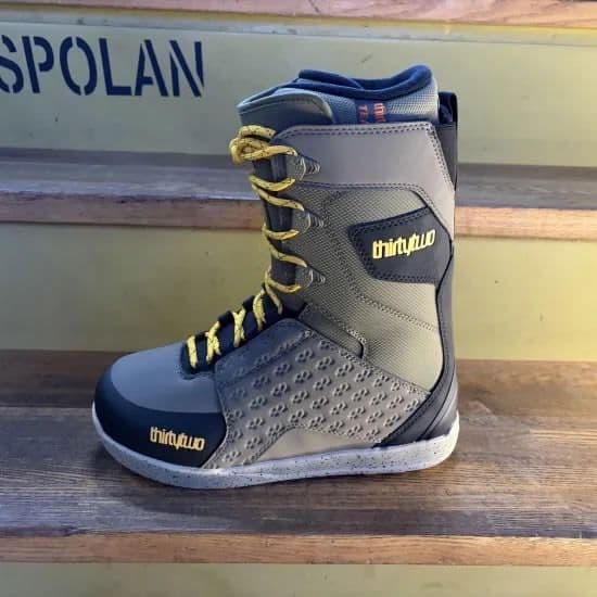 THIRTYTWO 2026 【LASHED BRADSHAW】26.0cm