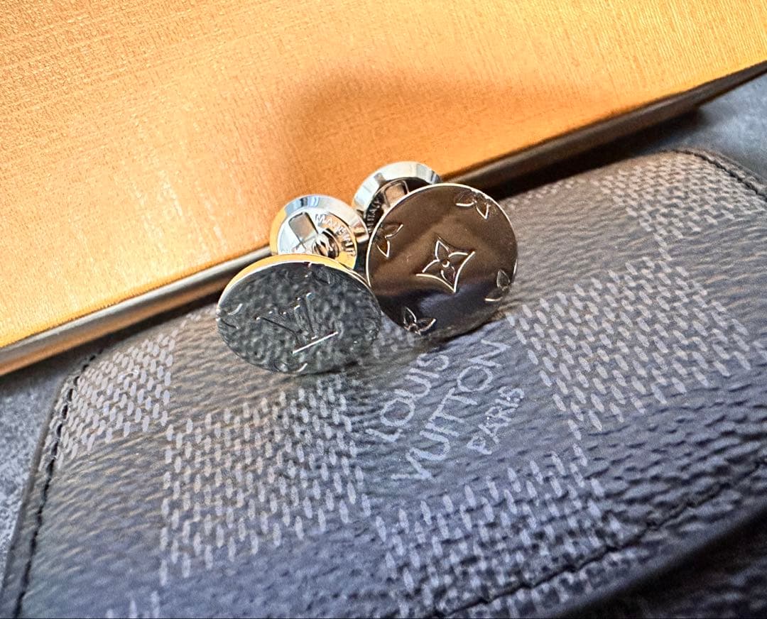 camper 様専用LOUIS VUITTON ブトンドゥマンシェット