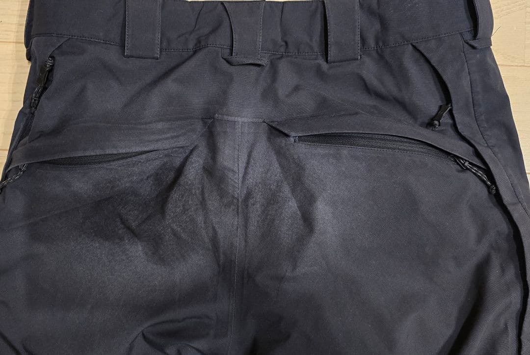 バートン ak パンツ ブラック ゴアテックス サイズS 身長175cm