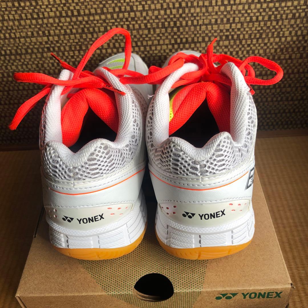 YONEX POWER CUSHION 66 ホワイト 25.0cm