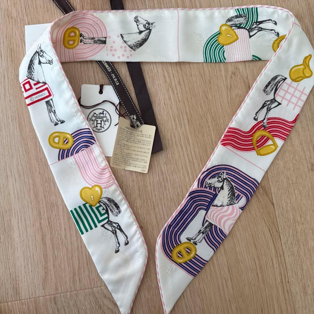 《値下げ》HERMES ツイリー ガルドローブポップ エルメス　シェーヌダンクル