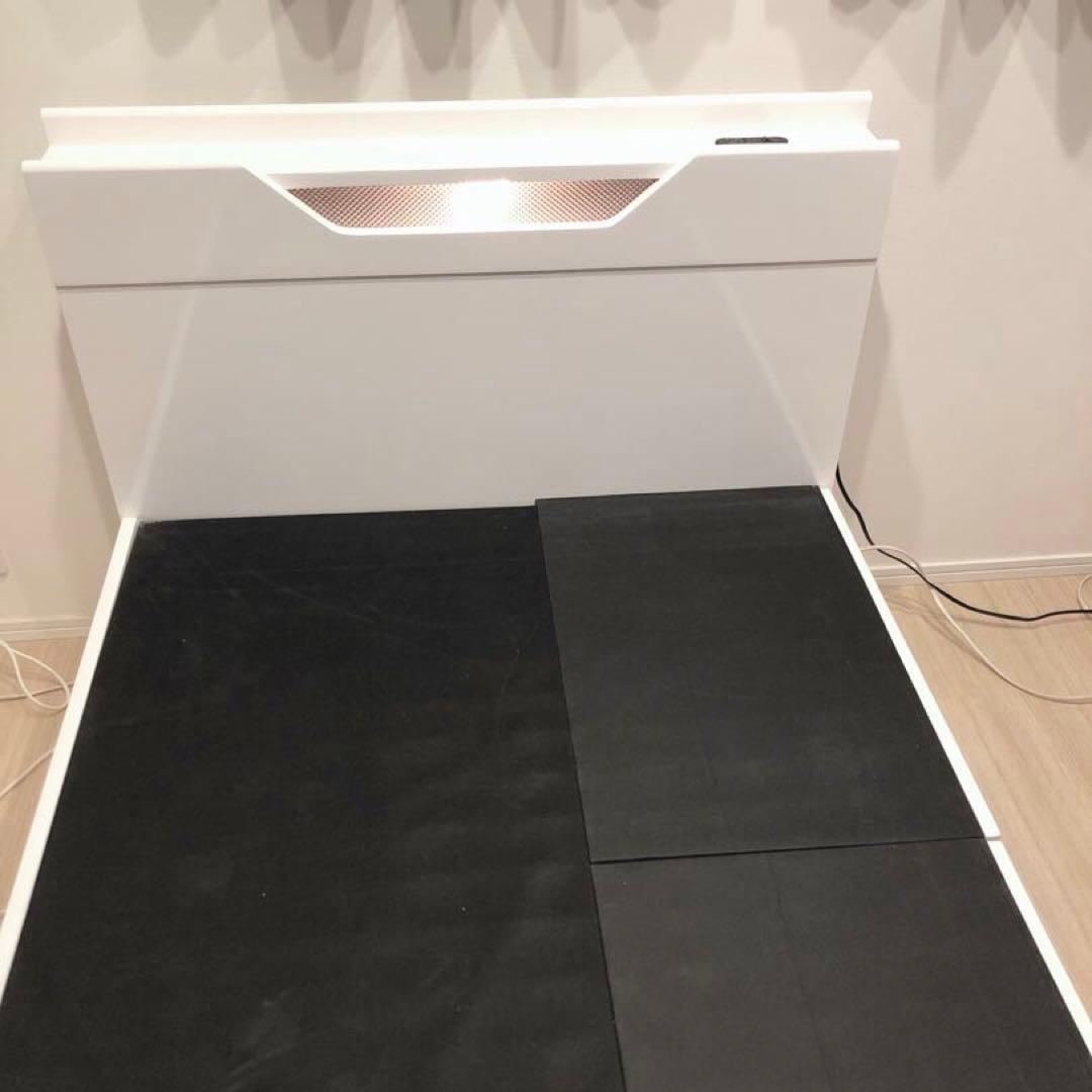 ホワイトベッド 引出5箇所LEDライト付き 店じまいセールで半額11で購入