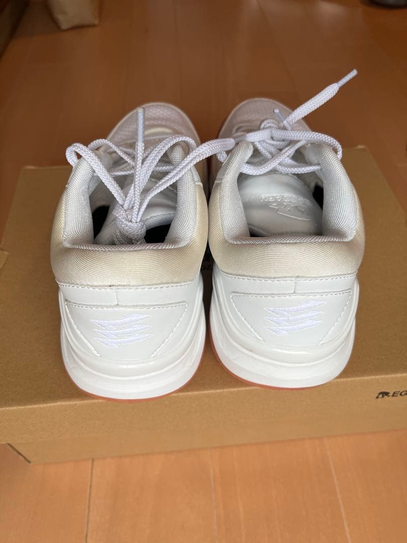 EGOZARU EGOBRAZE 白×オレンジ　25.5cm