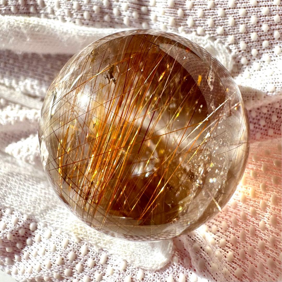 ルチルクォーツ 水晶 丸玉 30.6mm 台座付き