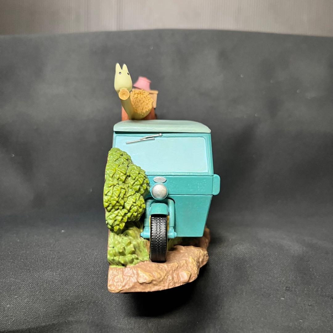 となりのトトロ 2023年 ジオラマスタンド 草壁です。引越してきました