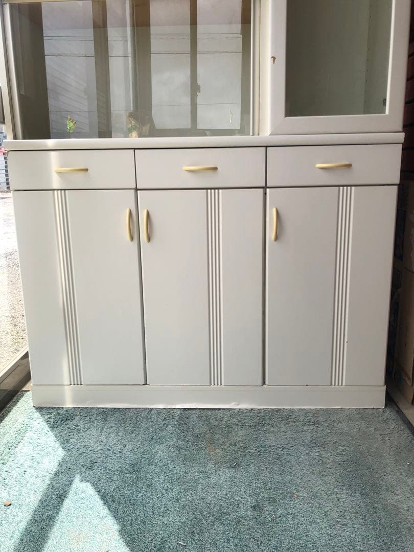 ニトリ ホワイト食器棚 ガラス扉付き 堕天使様用 ニトリ ホワイト食器