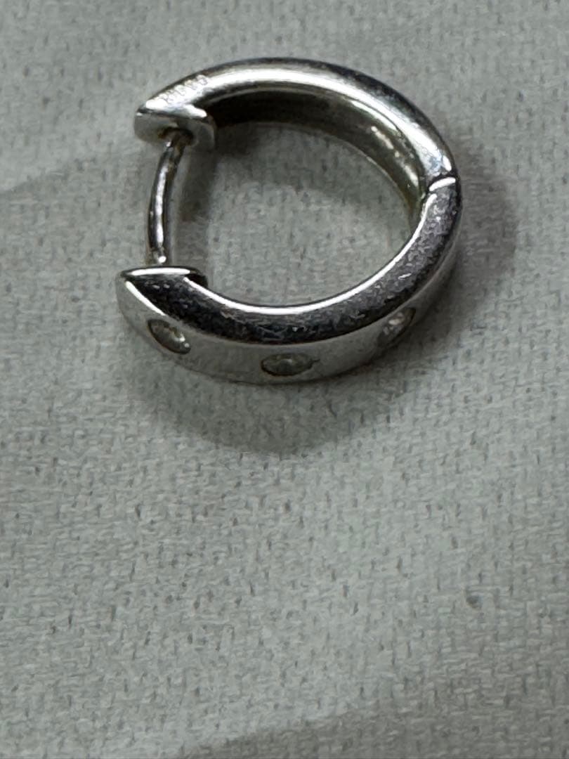 1.3g K18 WG ピアス　ダイヤ0.07 貴金属　アクセサリー