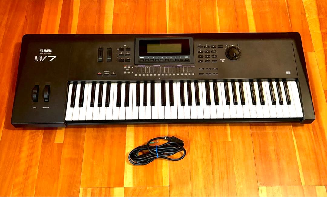 YAMAHAMUSIC SYNTHESIZER W7 シンセサイザー