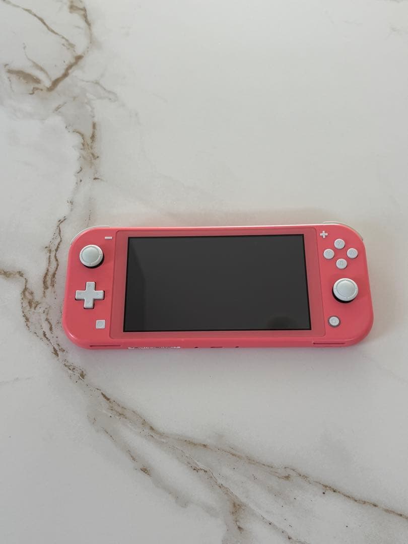 合馬　Nintendo Switch Lite ピンク Amazon.com: Nintendo Switch Lite - Coral - Switch : Video Games