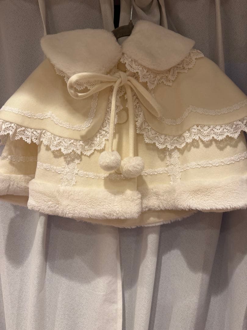 Angelic Pretty レース装飾付きケープ Angelic Pretty レース装飾付きケープ