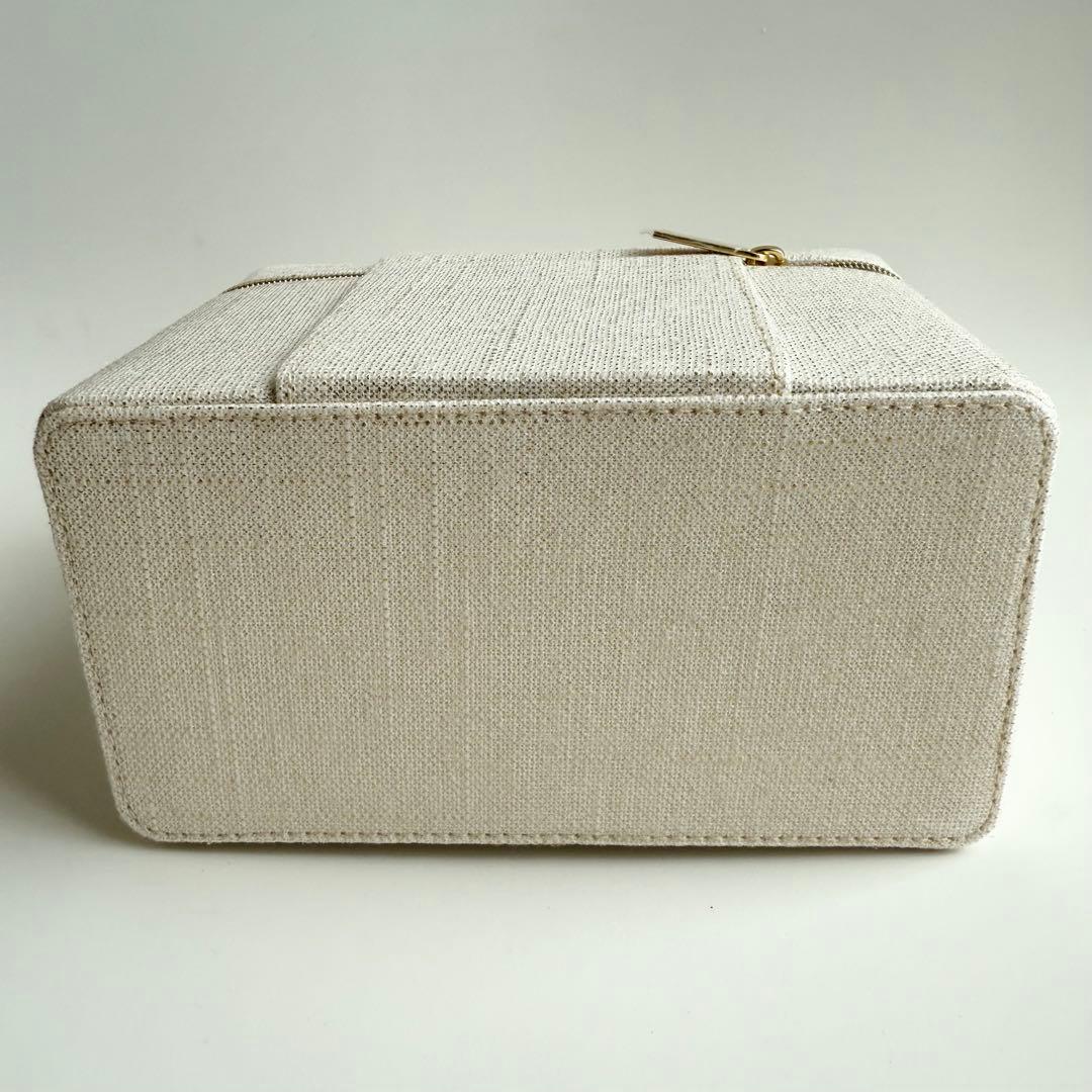 新品】CHANELシャネルビューティ バニティ ポーチ メイク 白 ツイード