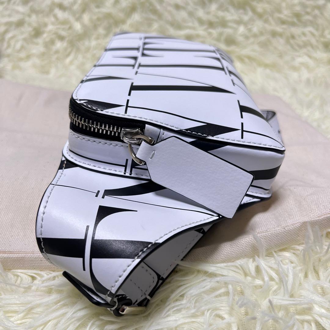 新品未使用 ヴァレンティノ VLTNタイムズ ボディバッグ ウエスト