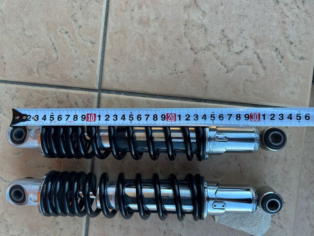 スポーツスターに使用していましたが、Vロッド用だと思います。純正