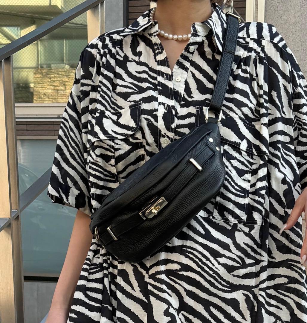 限定お値下げ　AULENTTI ボディーバック　ショルダーバック　ウエストバック AULENTTI（オウレンティ） ウエストポーチ ウエストバッグ 「AULENTTI