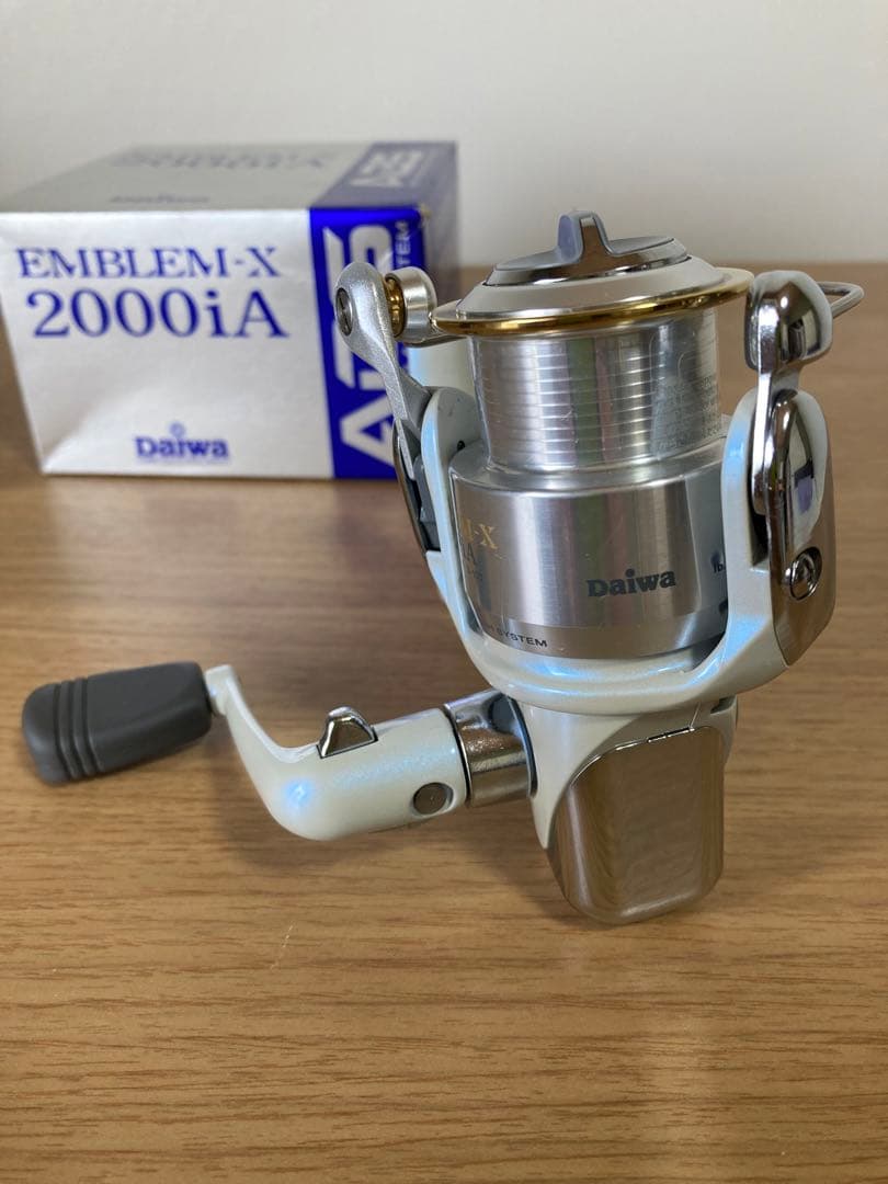 GW値下げ!! ダイワ エンブレム X 2000 iA 未使用 EMBLEM - メルカリ