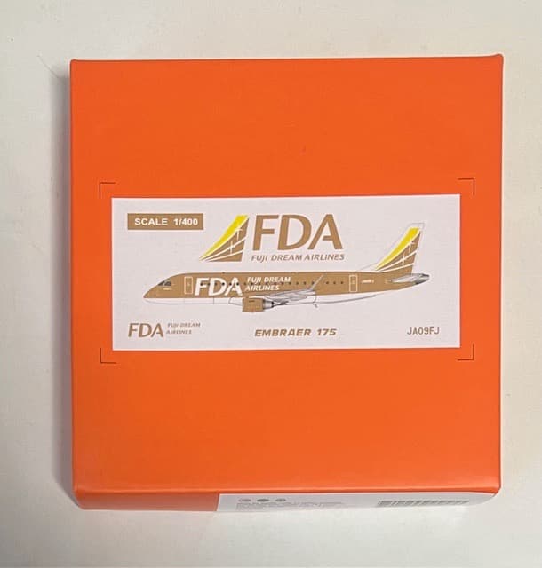 FDA ERJ-175 JA09FJ Gold JA09FJ FDA - Fuji Dream Airlines Embraer