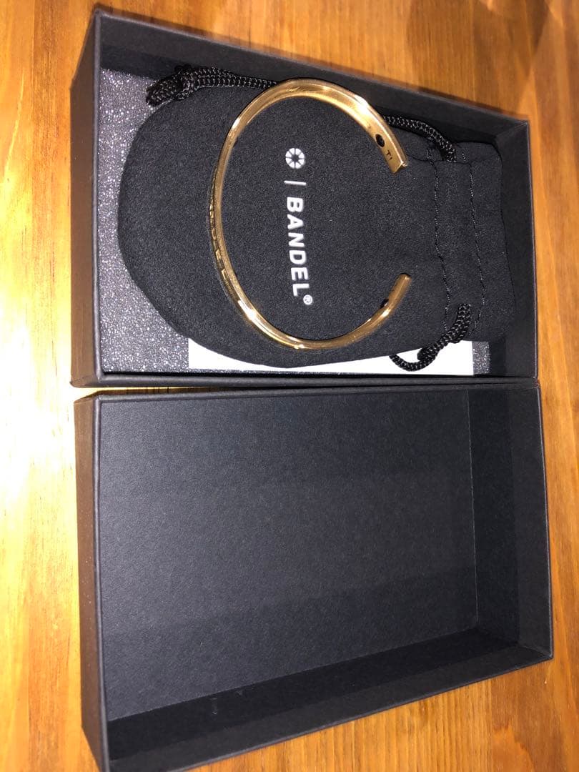 バンデル　チタンバングル　ゴールド　 箱　ポーチ付き BANDEL（バンデル） BANDEL×muta Titanium Bangle Wave チタン