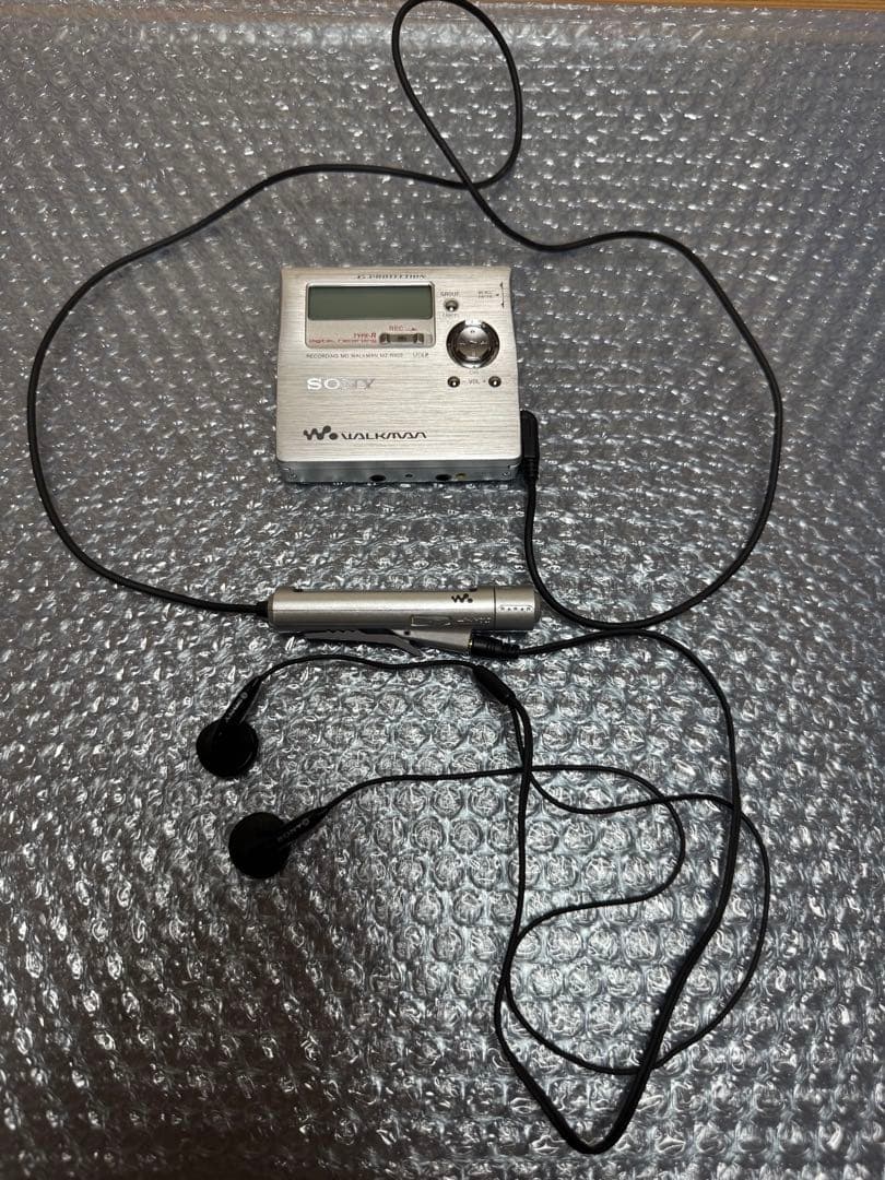 SONY ポータブルMDレコーダー MZ-R909 シルバー　ジャンク Amazon | SONY ソニー MZ-R909 シルバー MDレコーダー MDLP対応 （MD
