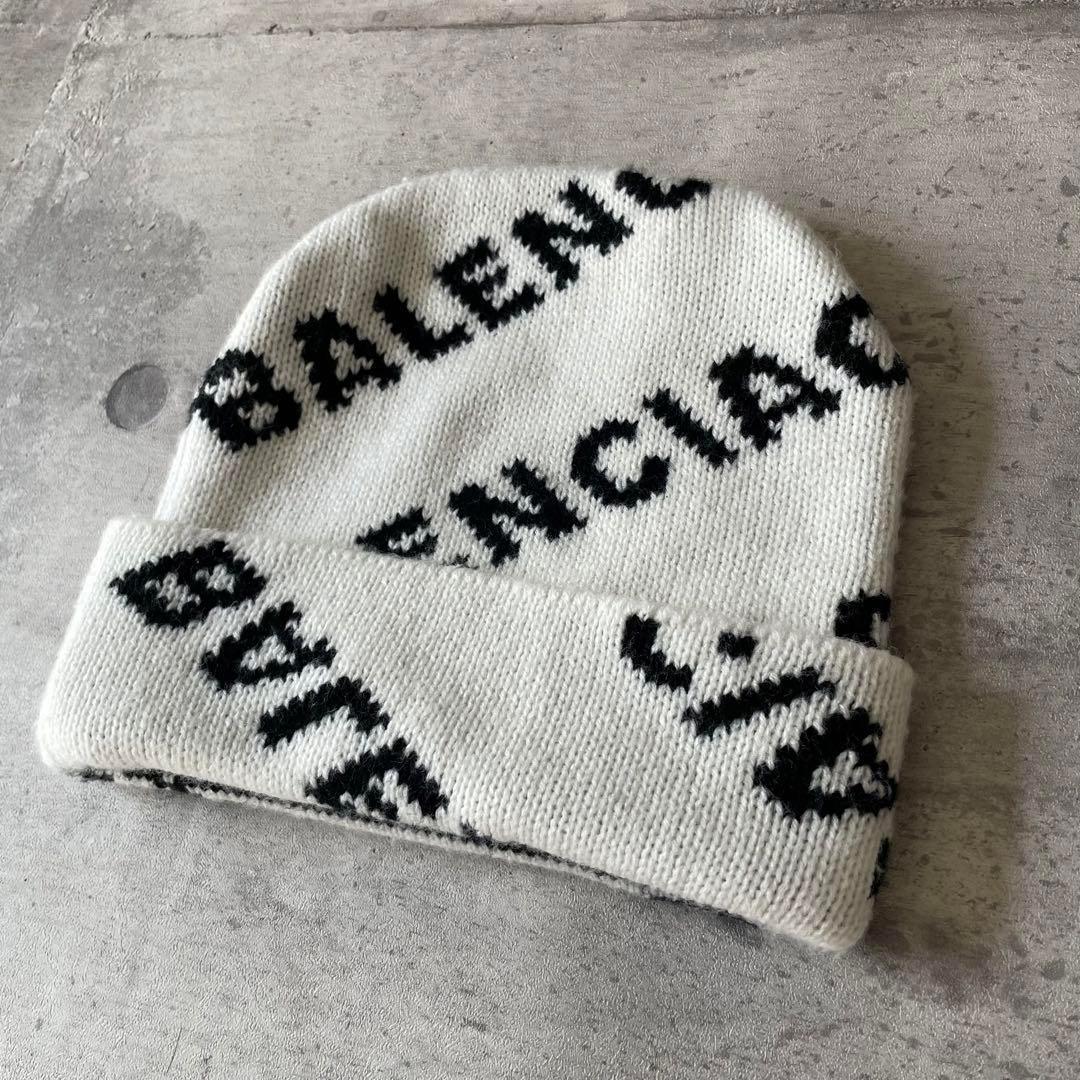 BALENCIAGA モノグラム ロゴ ニットキャップ ニット帽 総柄 白黒