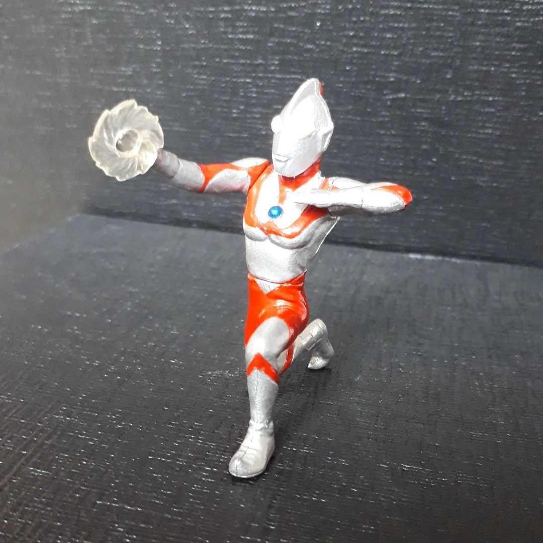 ウルトラマン 八つ裂き光輪 フィギュア ガチャ - メルカリ