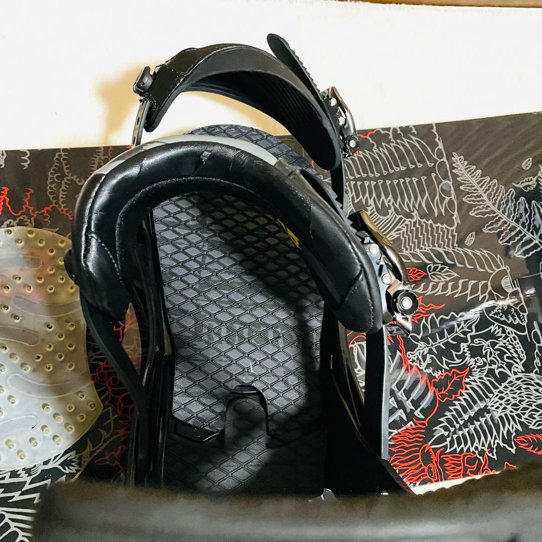 BURTON スノーボード、ビィンディングセット 155cm×M ストラップ付きの