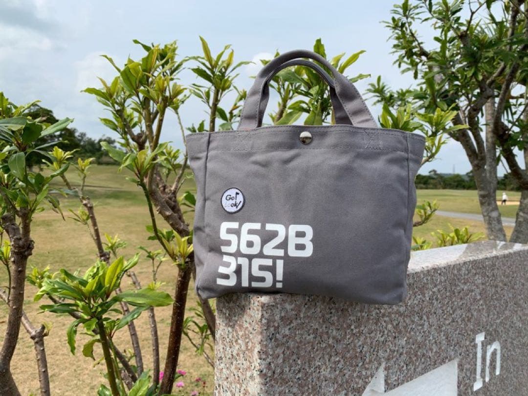 GO/LOOK!限定】NOM GOLF 562B315! ラウンドトートバッグ - メルカリ