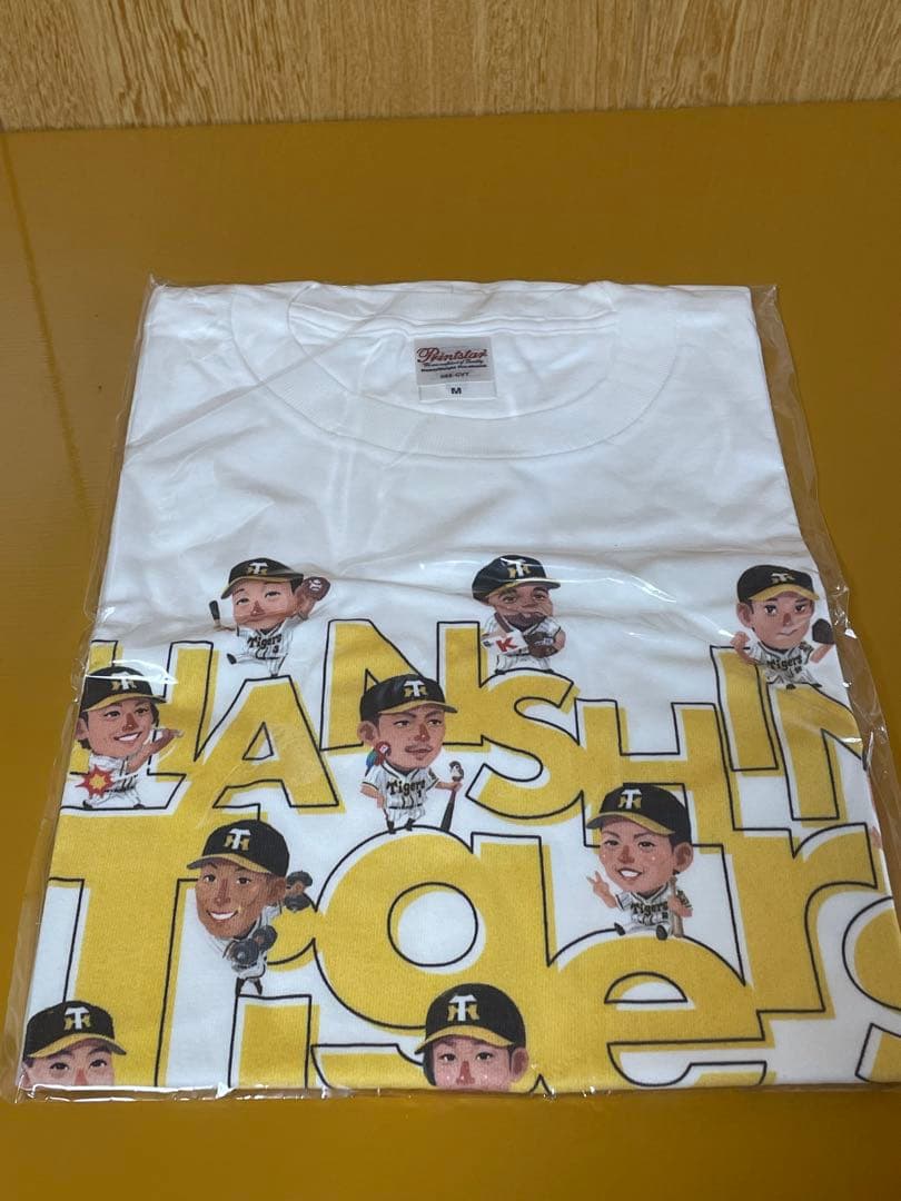 阪神タイガースとマッカノーズデザインとコラボレーションしたグッズ