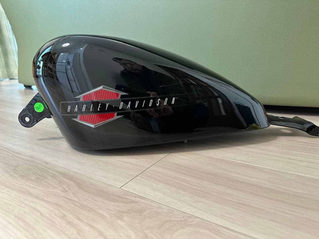 【値下げしました】スポーツスター 純正タンク XL883 タンク 青M ハーレー 純正 中古 バイク 部品 スポーツスター 06