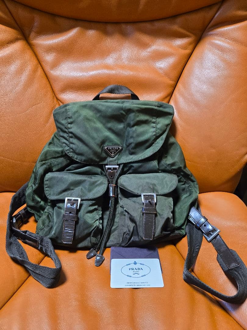 PRADA　プラダ　オリーブグリーン　バックパック　リュック　白タグ PRADA - 本物【ほぼ未使用】プラダ リュック 白タグあり 確実正規品
