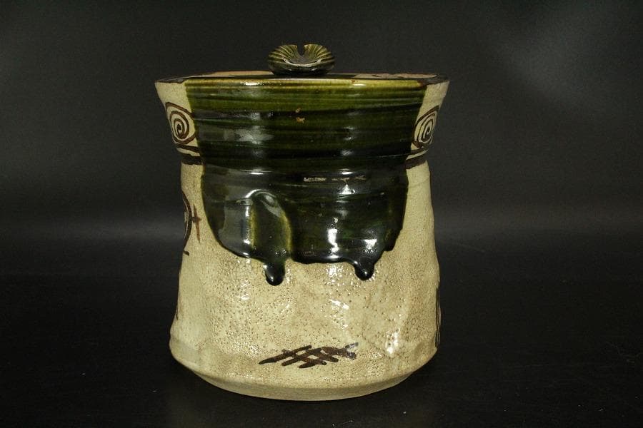 茶道具 織部 水指 在印 美品(BB477) 茶道具 水指 水差し 黄瀬戸焼