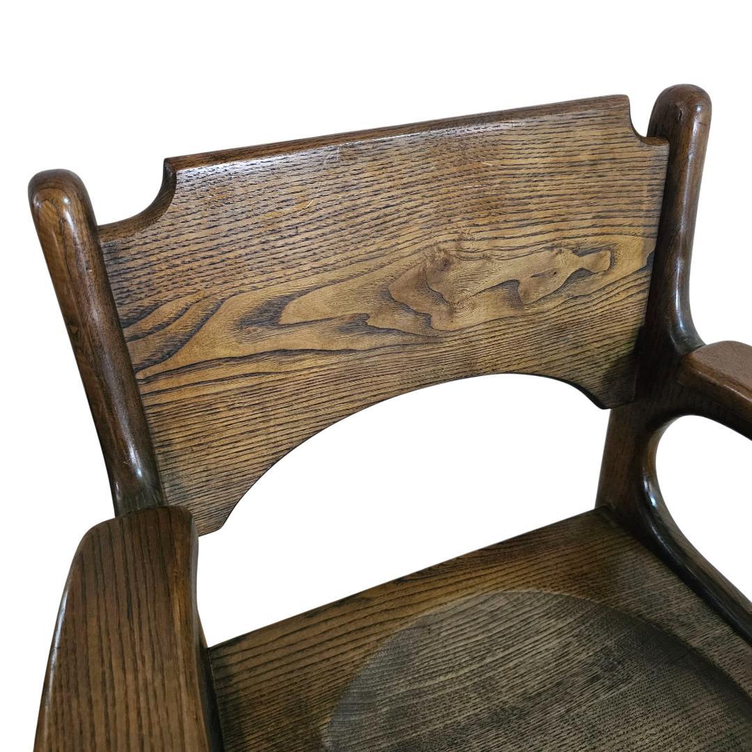 木製 アーム付き ダイニングチェア① 板座 座ぐり くり抜きデザイン