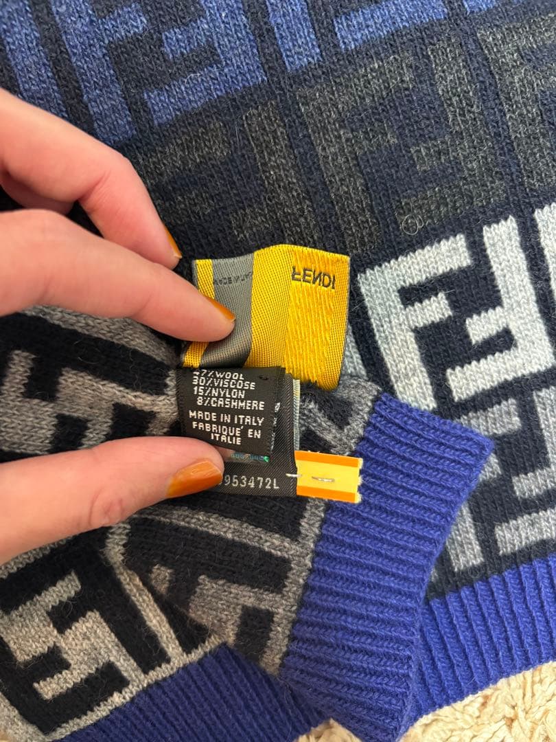 《未使用品、クリーニング済み》FENDI マフラー　メンズマフラー