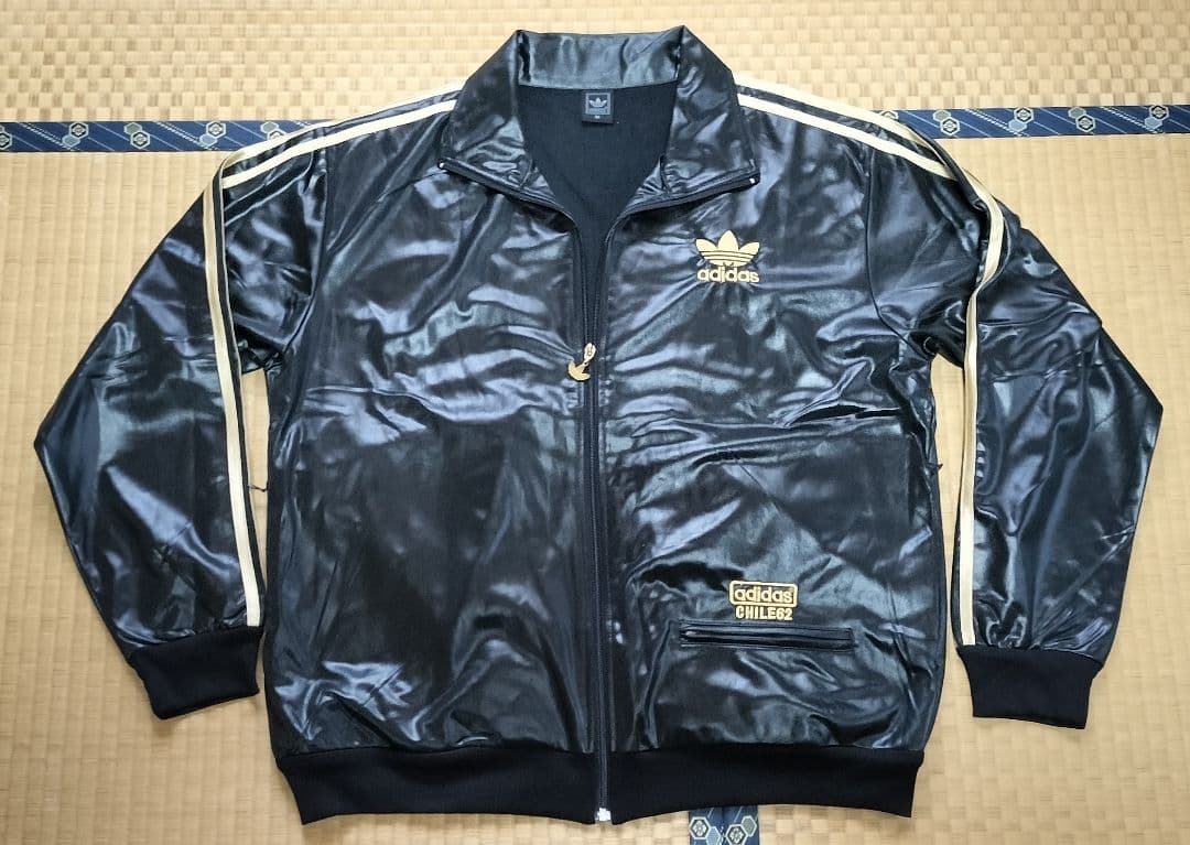 希少】adidas CHILE 62 セットアップ トラックジャケット 黒×金 - メルカリ