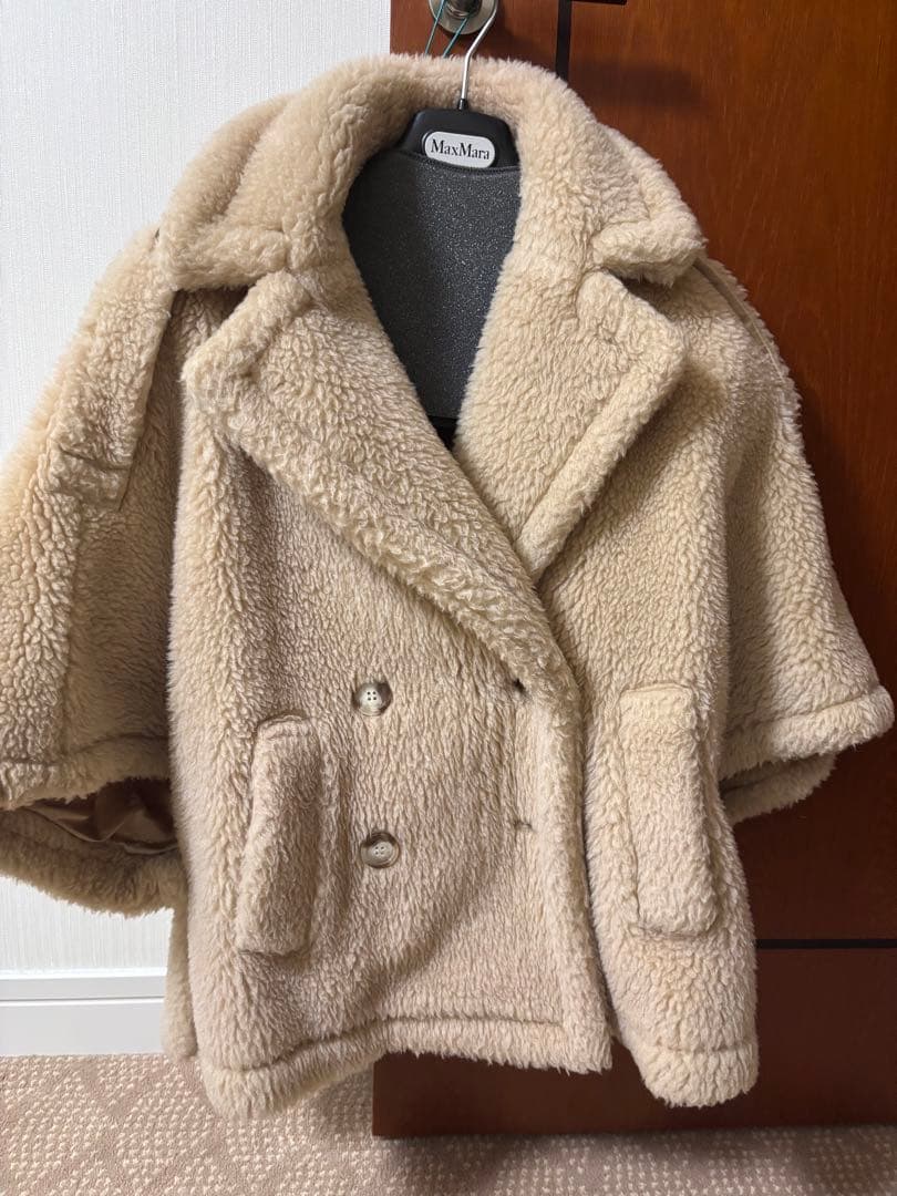 MaxMara マックスマーラ ADESSO テディベア ケープ ハンガー付 - メルカリ