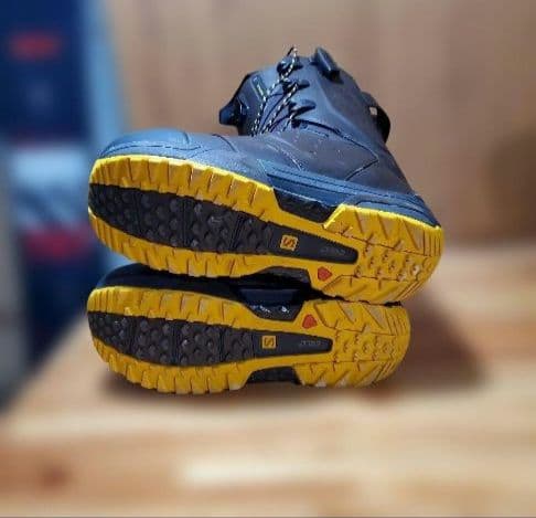 SALOMON スノーボードブーツ　27.5cm! 26102
