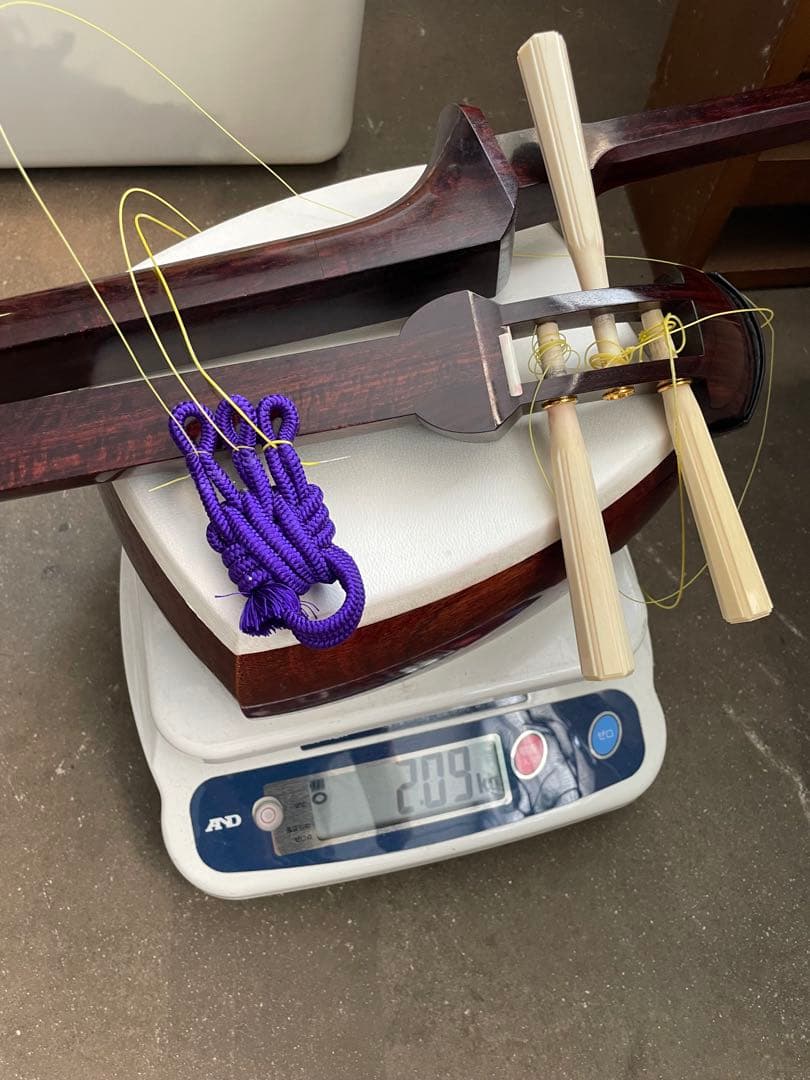 三味線 紅木 二本溝 子持綾杉胴糸巻天然素材皮破れなし