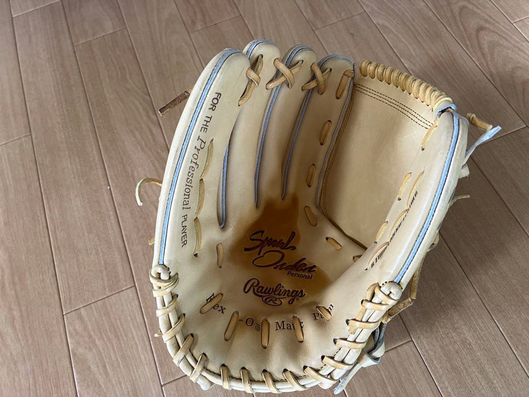 希少激レア品】元ヤクルトスワローズ石井弘寿投手グラブ - メルカリ