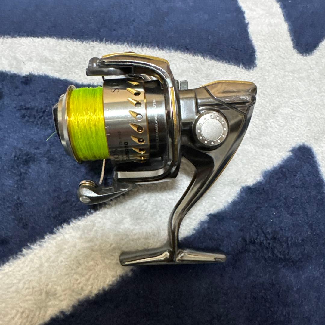 SHIMANO 04STELLA 2000S スピニングリール