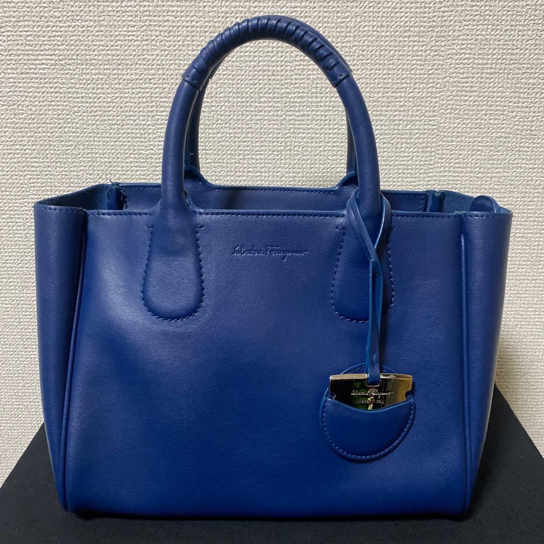 サルヴァトーレフェラガモ ノリータ ハンドバッグ ネイビー 中古・古着通販】Salvatore Ferragamo (サルヴァトーレ フェラガモ