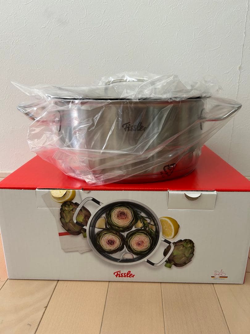 新品未使用　Fissler フィスラー　キャセロール　24cm (保証書、箱付) Amazon.co.jp: フィスラー (Fissler) キャセロール シルバー 24cm プロ