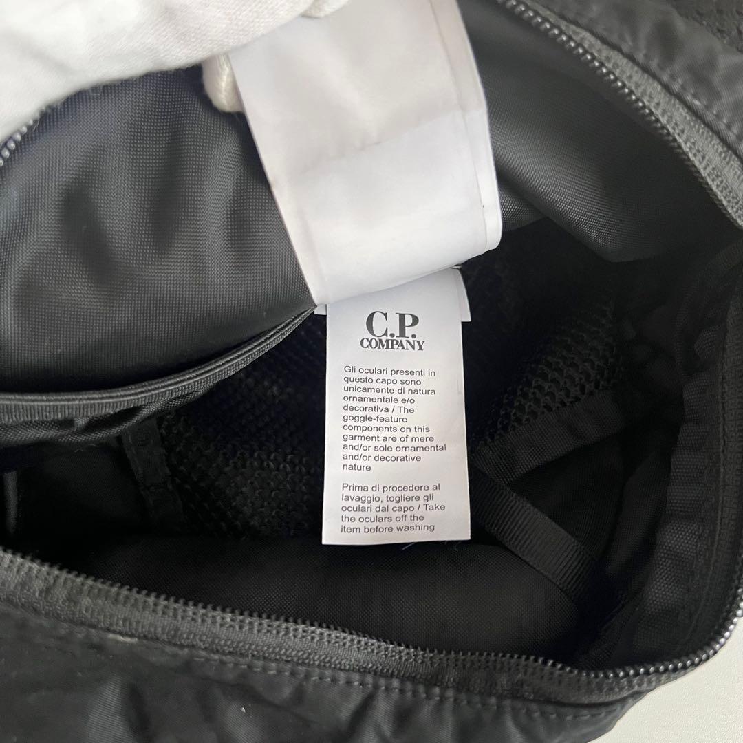 C.P.COMPANY Nylon B Crossbody ボディバッグ 黒