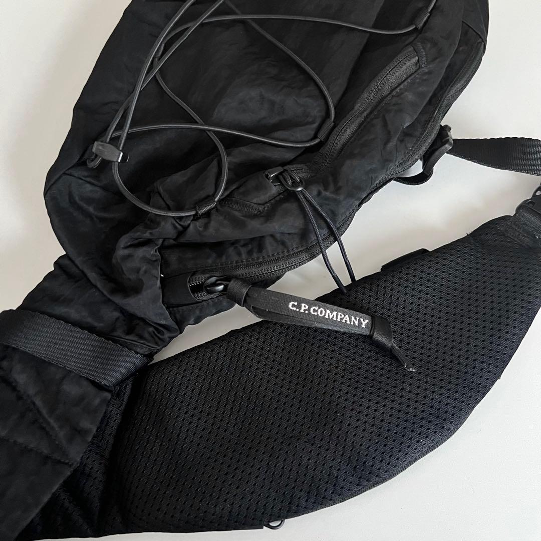 C.P.COMPANY Nylon B Crossbody ボディバッグ 黒