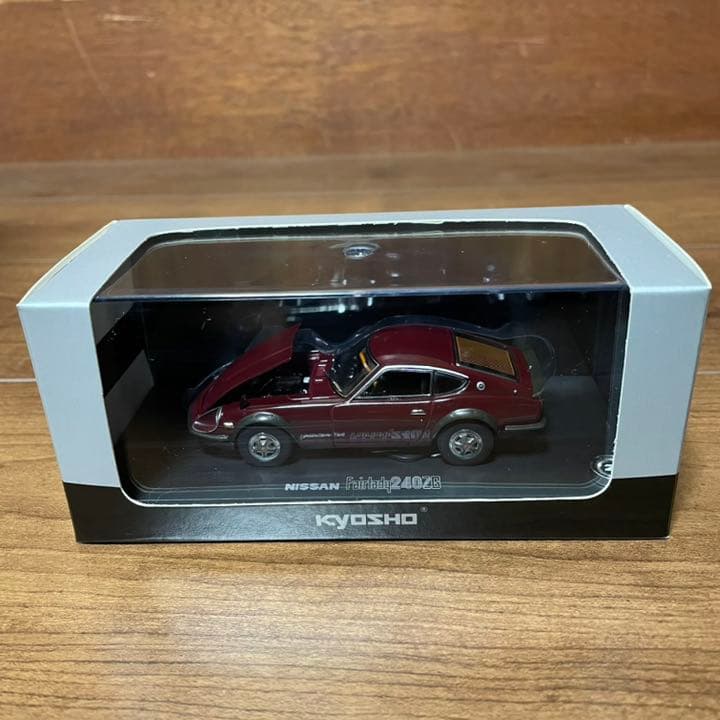 新品未展示品 京商 1/43 日産 フェアレディ240ZG Maroon - メルカリ