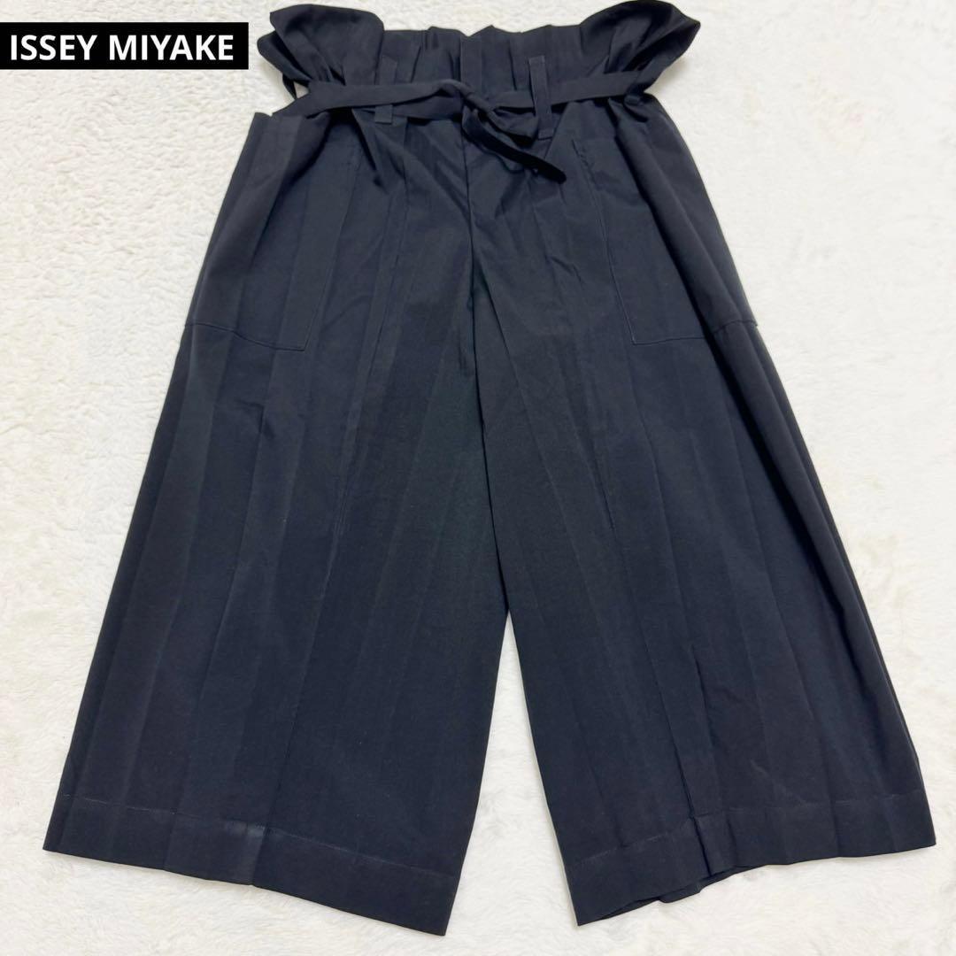 ISSEY MIYAKE me プリーツ ワイドパンツ ベルト紐付 黒 フリー - メルカリ