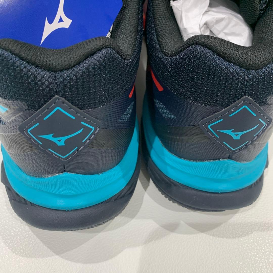 新品未使用　ミズノバドミントンシューズ ウェーブファング2FIT 24.0cm