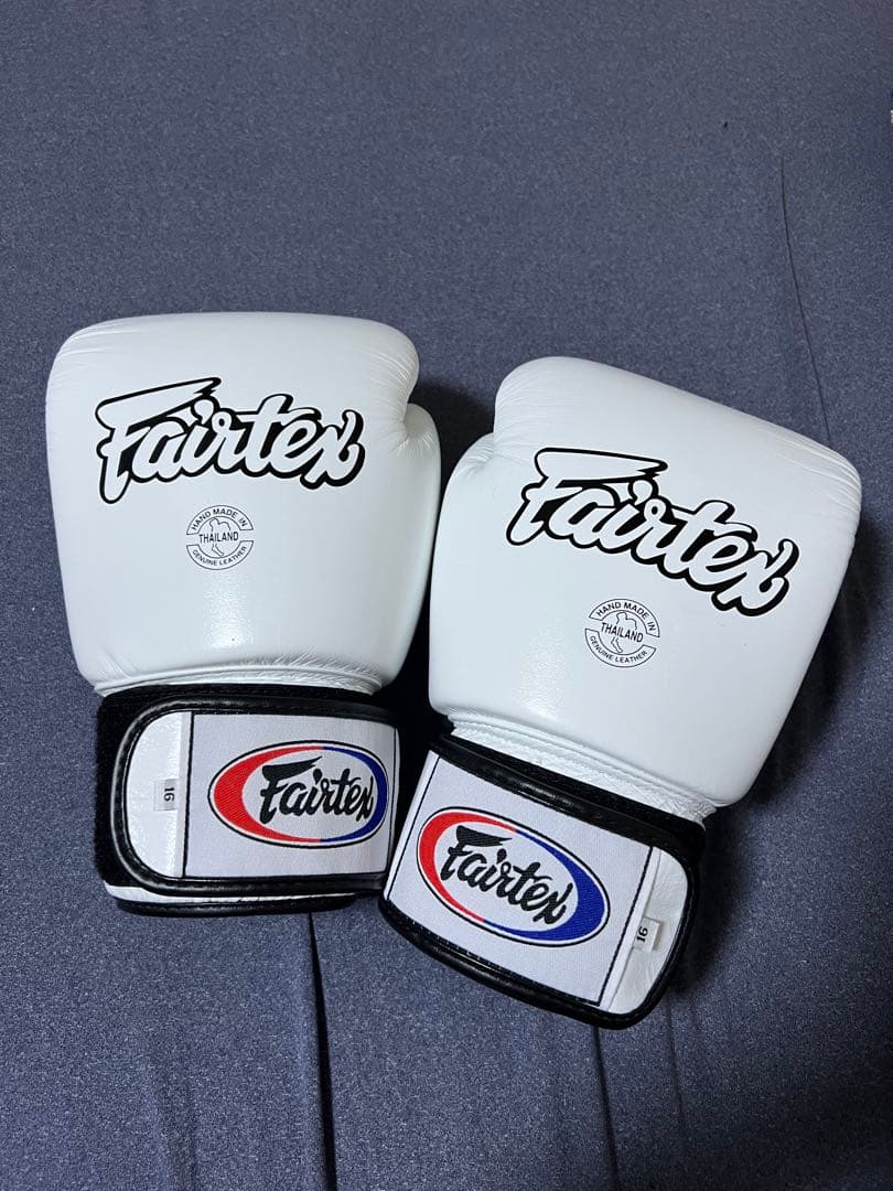 Fairtex ボクシンググローブ ホワイト 楽天市場】【Fairtex】ボクシンググローブ・マジックテープ式（14oz