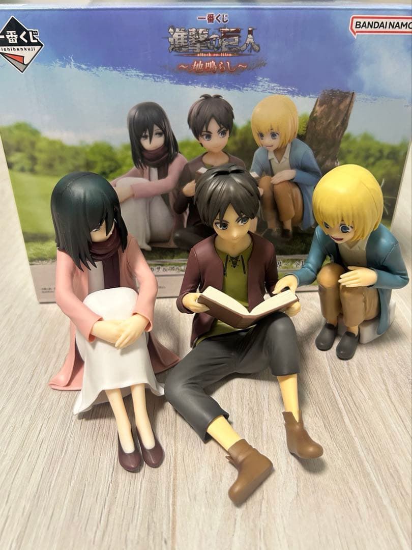 一番くじ　進撃の巨人〜地鳴らし〜　A賞　エレン&ミカサ&アルミン〜壁の外の世界〜 Amazon.co.jp: 一番くじ 進撃.の巨人 ~ 地鳴らし~ A賞 エレン&ミカサ