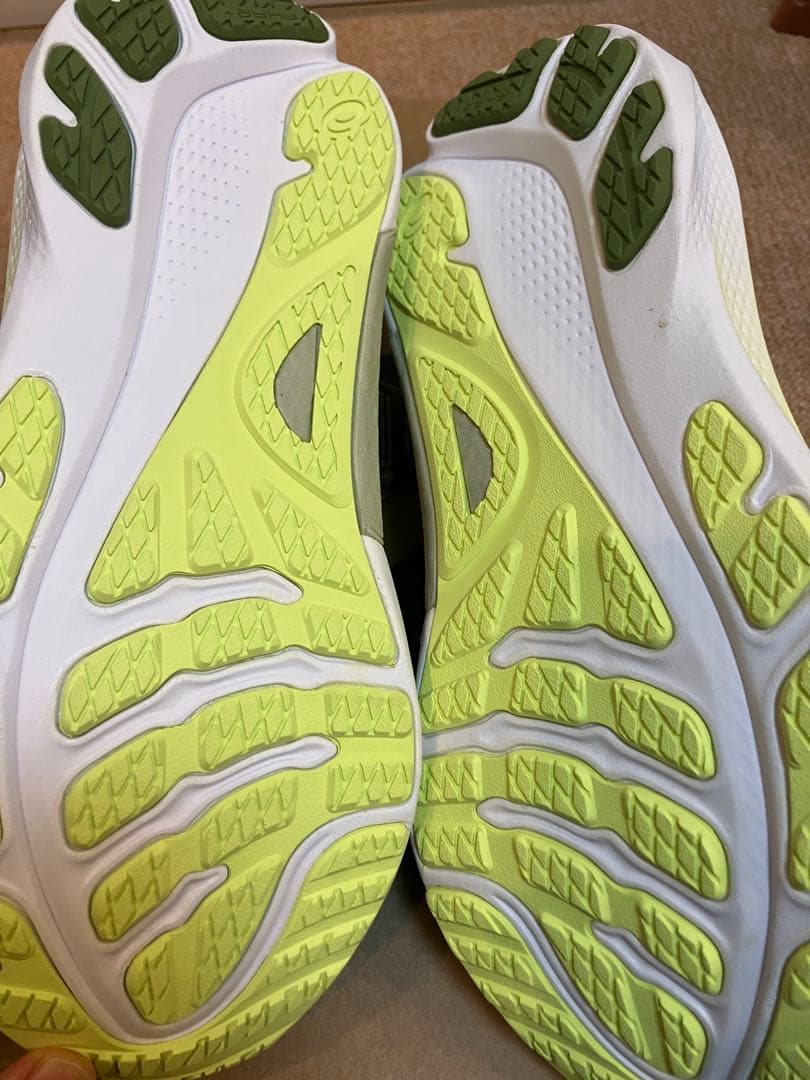 新品 アシックス ゲルカヤノ 30 ブラック/イエロー 26.0cm